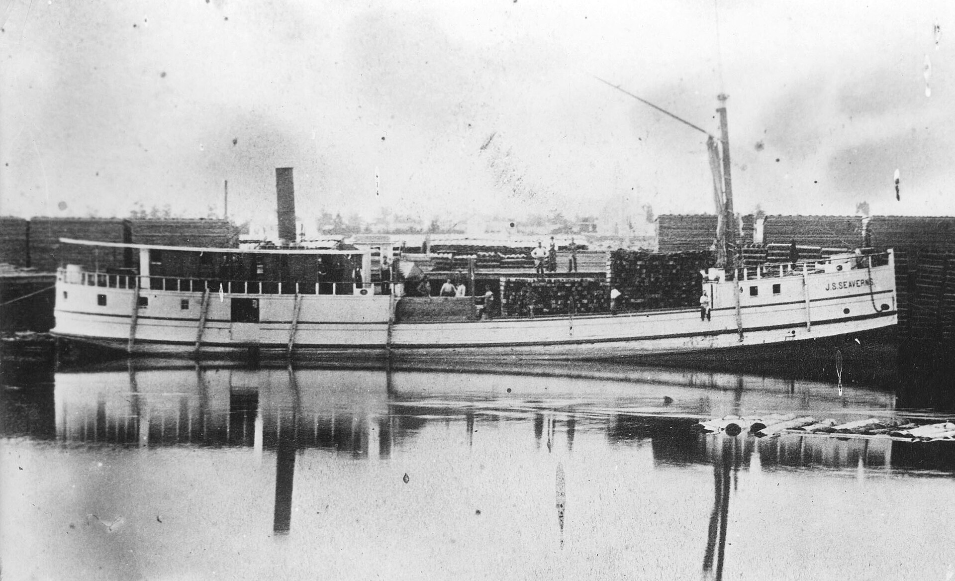 A photo of the J.S. Seaverns tied to a dock.